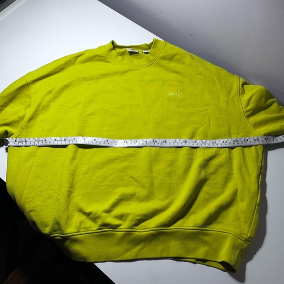 Chartreuse yellow green sweatshirt from Levi’s size medium - Picture 3 of 7